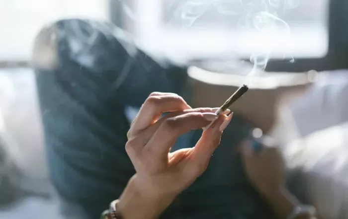 Arrêter le fumer le THC, fleurs de CBD